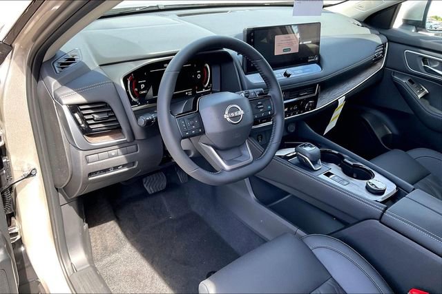 New 2026 Nissan Rogue Platinum image 5