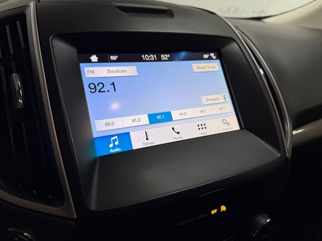 Used 2019 Ford Edge SEL image 25