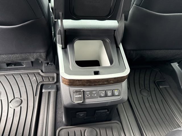 New 2026 Toyota Sienna Platinum AWD/4WD image 20