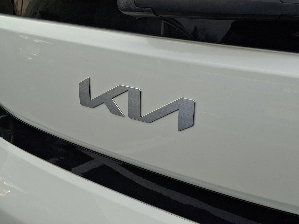 Used 2023 Kia Soul LX image 16
