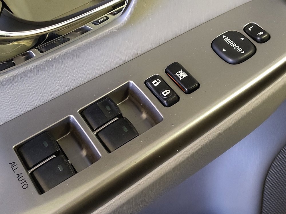 Used 2015 Toyota Prius V Two image 27