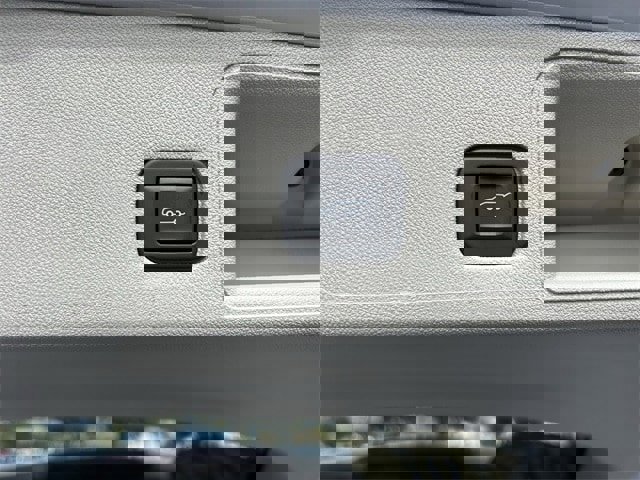 Used 2023 GMC Terrain Denali w/ Denali Premium Package image 17