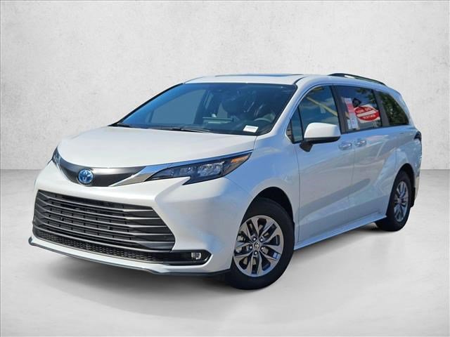 New 2025 Toyota Sienna XLE