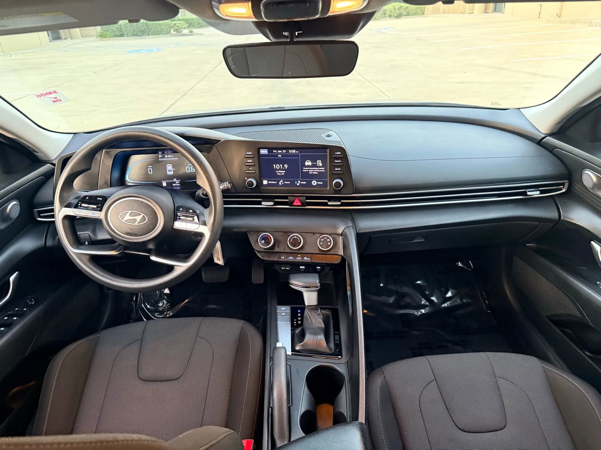 Used 2024 Hyundai Elantra SE image 16