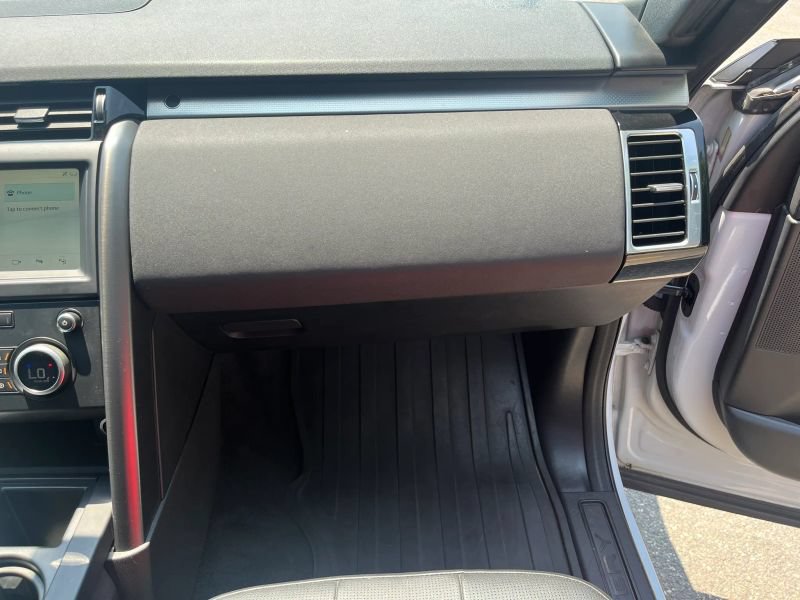 Used 2020 Land Rover Discovery Landmark AWD/4WD image 28