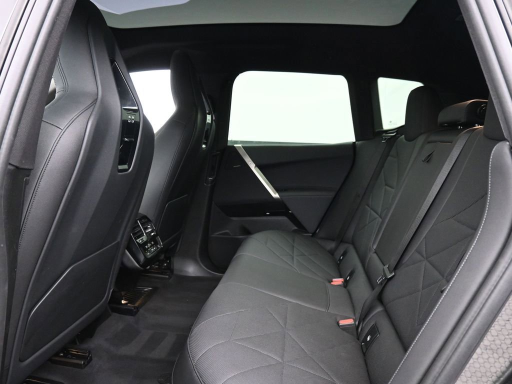 Used 2023 BMW iX xDrive50 w/ Sport Package image 21