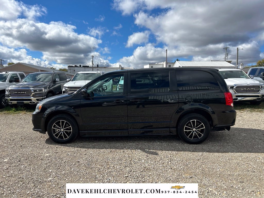 Used 2014 Dodge Grand Caravan SXT w/ UConnect Hands-Free Group FWD image 2