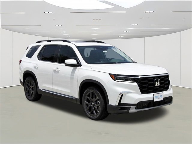 New 2025 Honda Pilot Touring image 1
