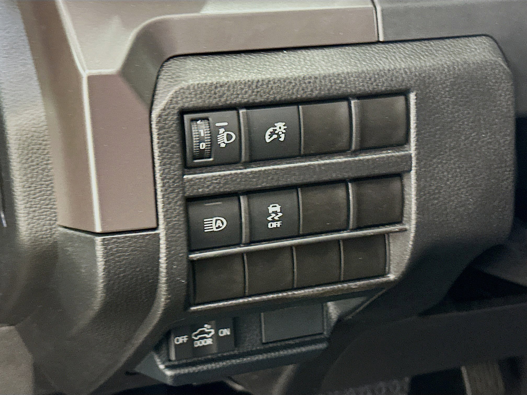 Used 2025 Toyota Tacoma TRD Off-Road image 17