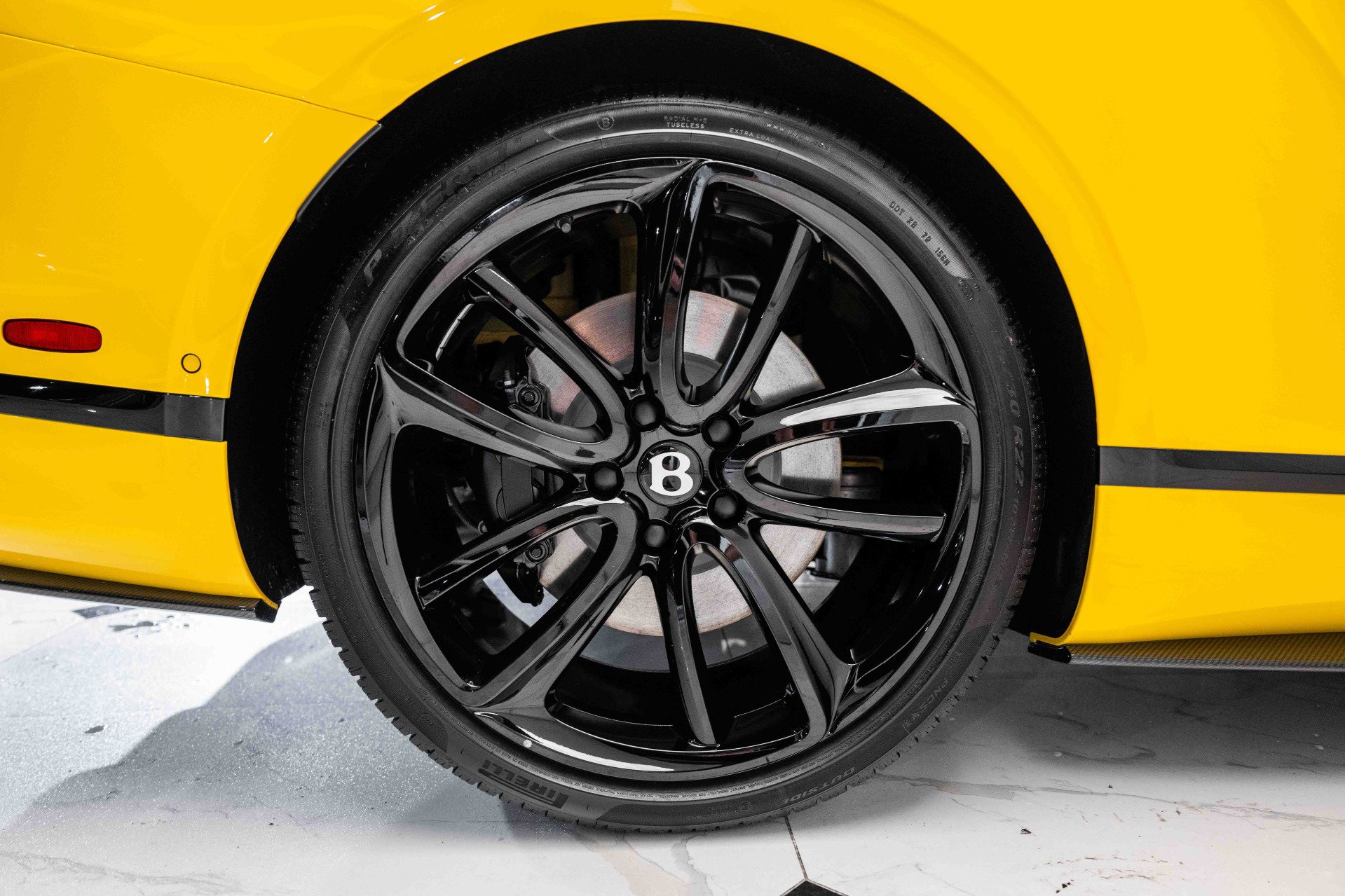 Used 2024 Bentley Continental GT V8 image 14