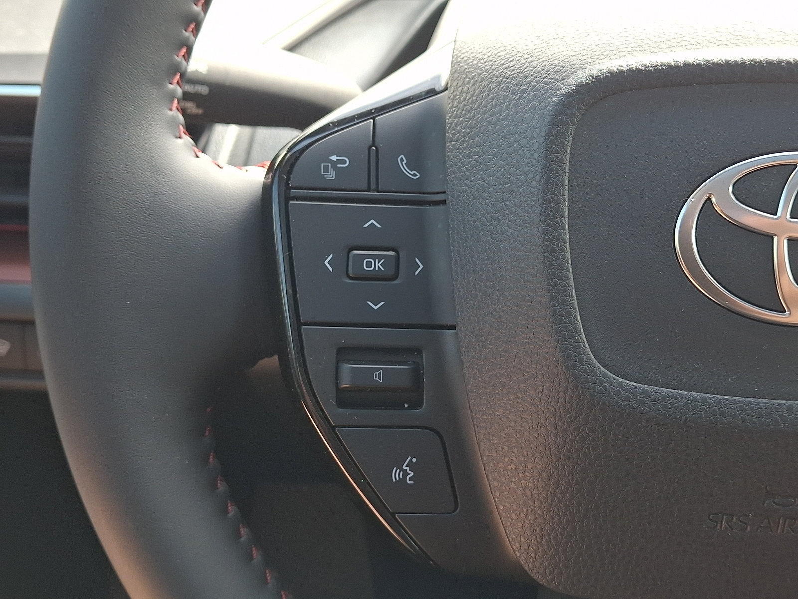 Used 2024 Toyota Prius Prime FWD image 21