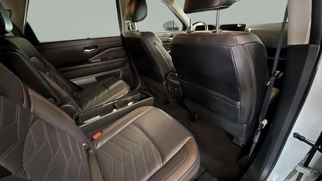 Used 2024 Nissan Pathfinder Platinum image 26