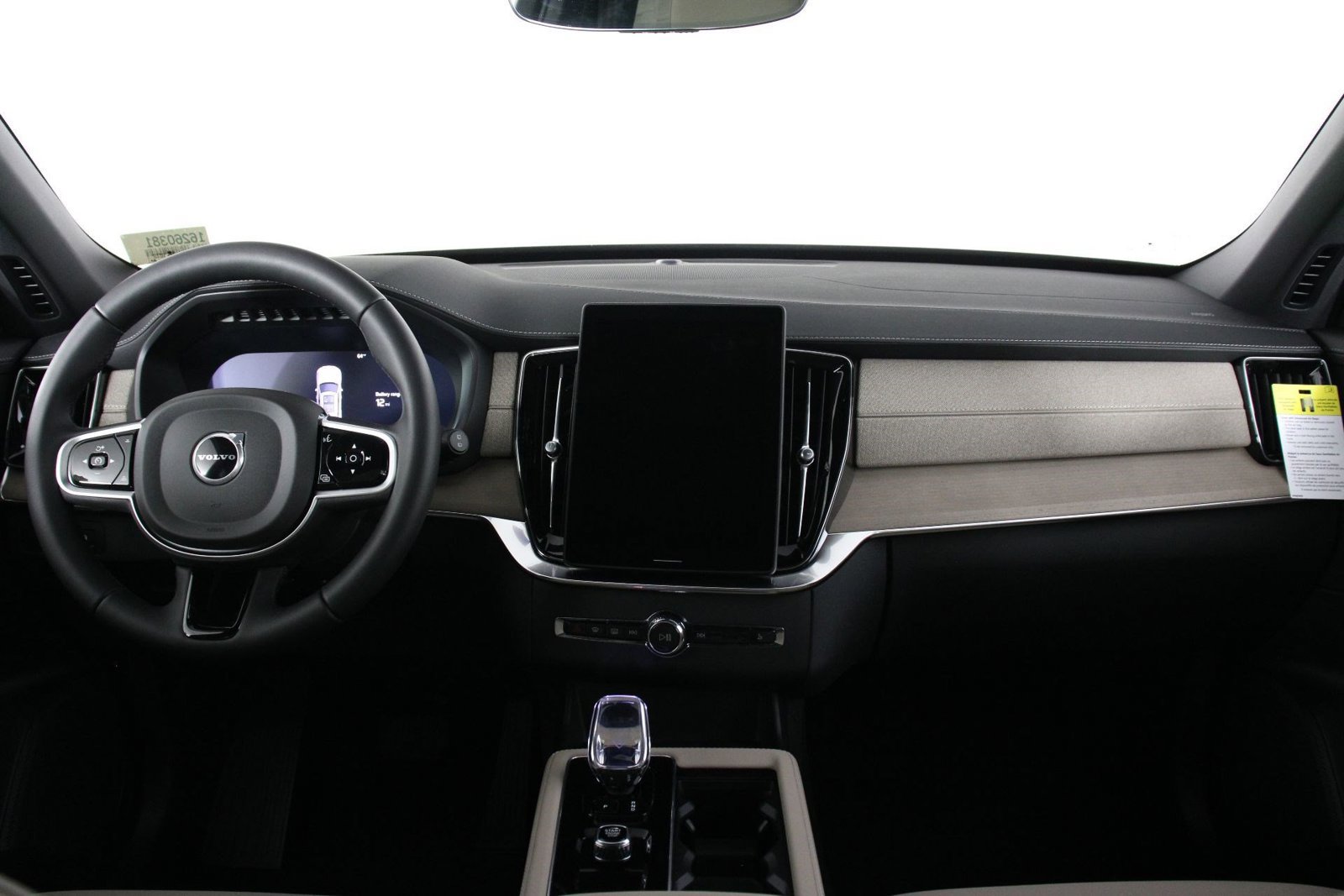 New 2026 Volvo XC90 T8 Plus AWD/4WD image 5