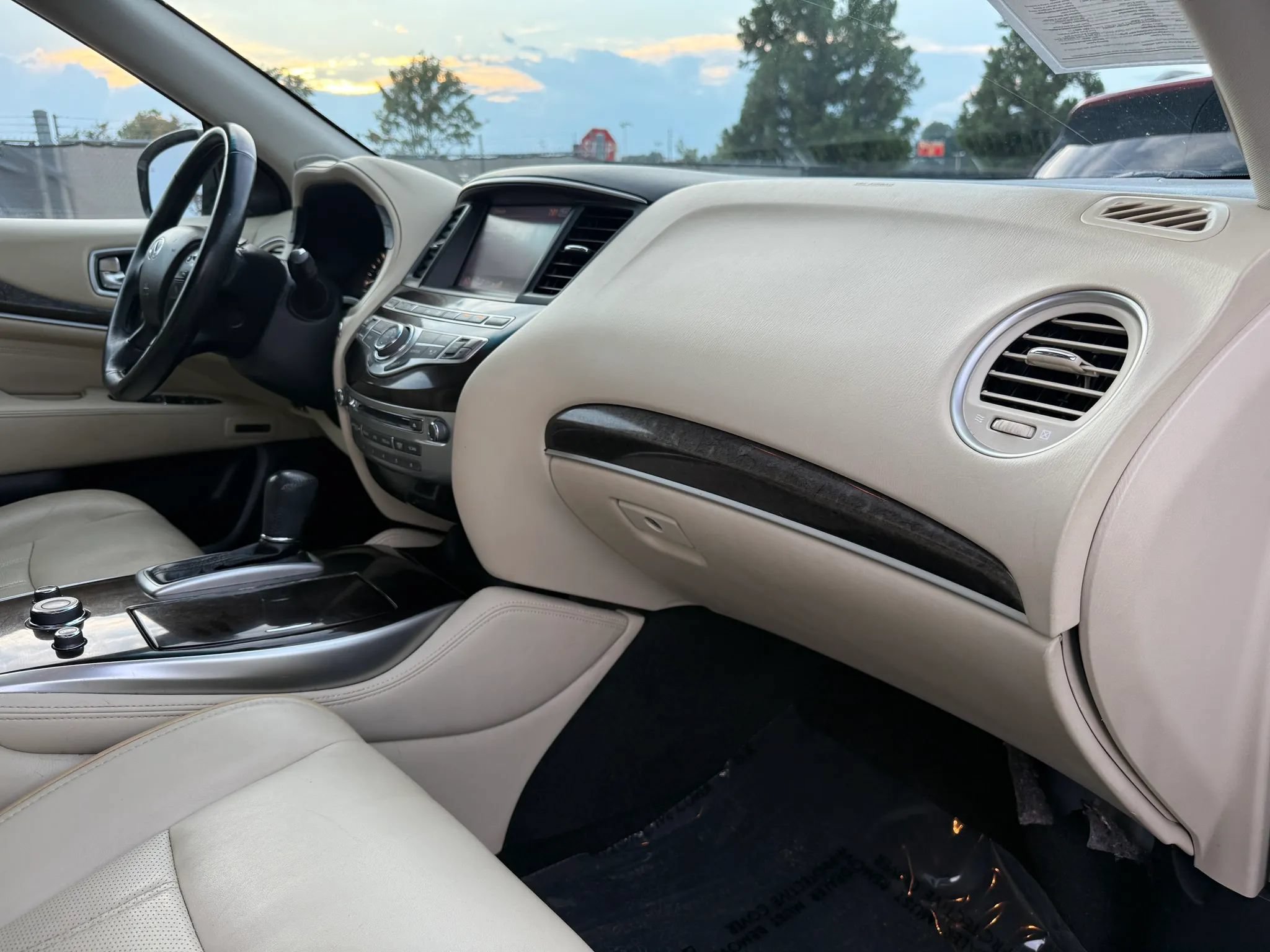 Used 2015 INFINITI QX60 Luxe w/ Premium Plus Package AWD/4WD image 17