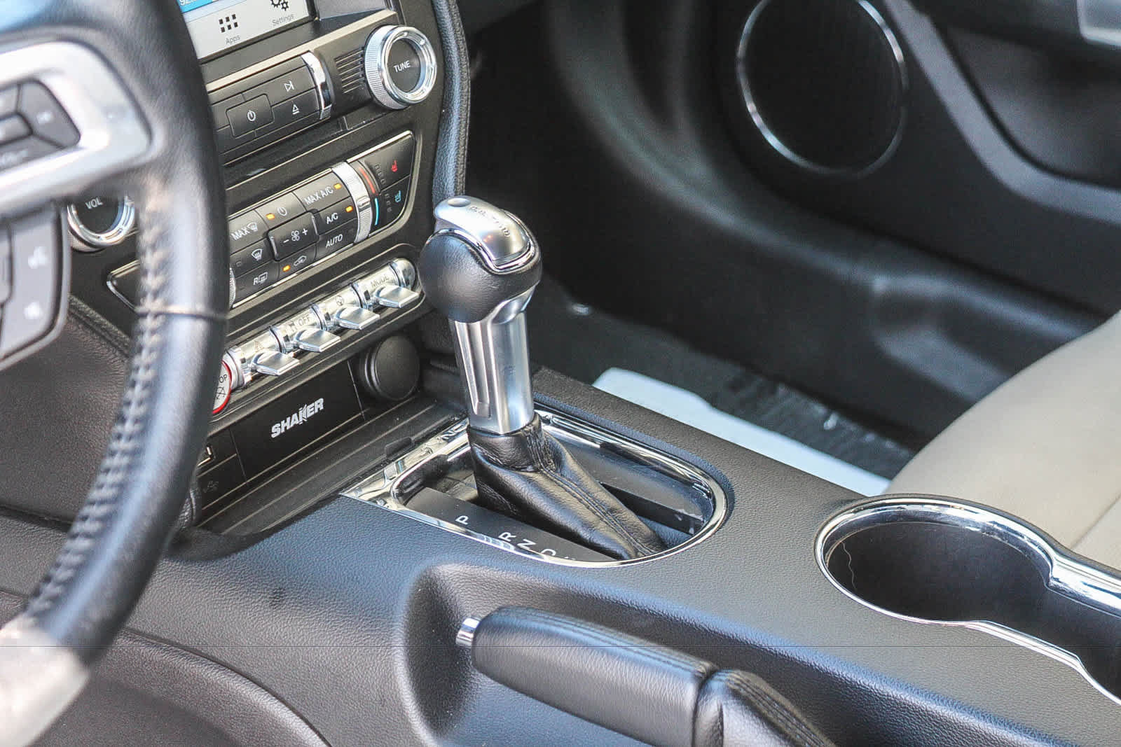 Used 2016 Ford Mustang Premium RWD image 22