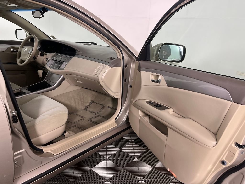 Used 2006 Toyota Avalon XL image 10