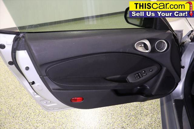 Used 2016 Nissan 370Z w/ Sport Package image 22