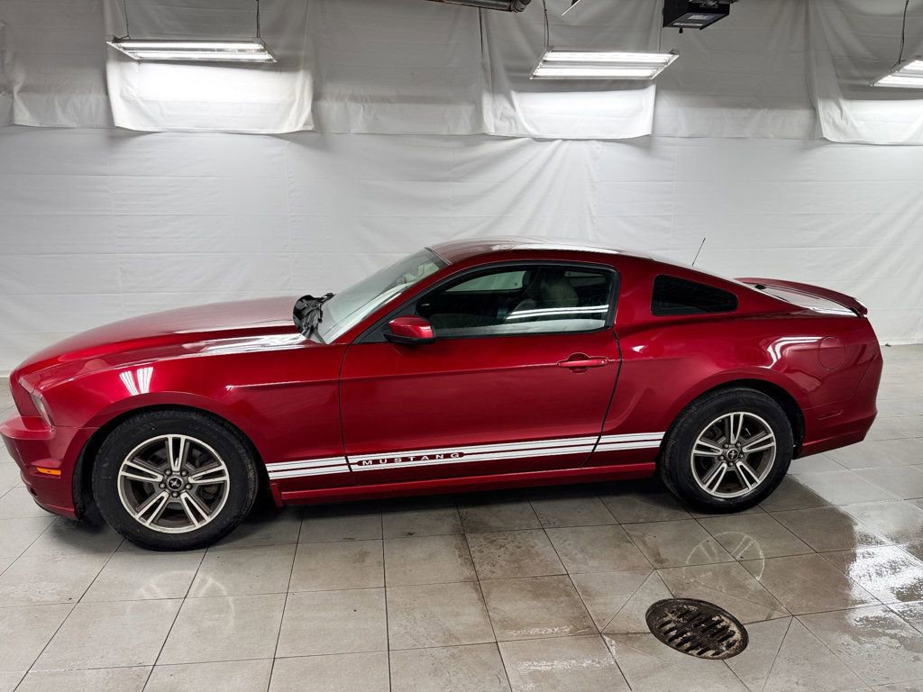 Used 2013 Ford Mustang Premium image 3