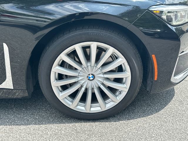 Used 2020 BMW 740i w/ Premium Package RWD image 12