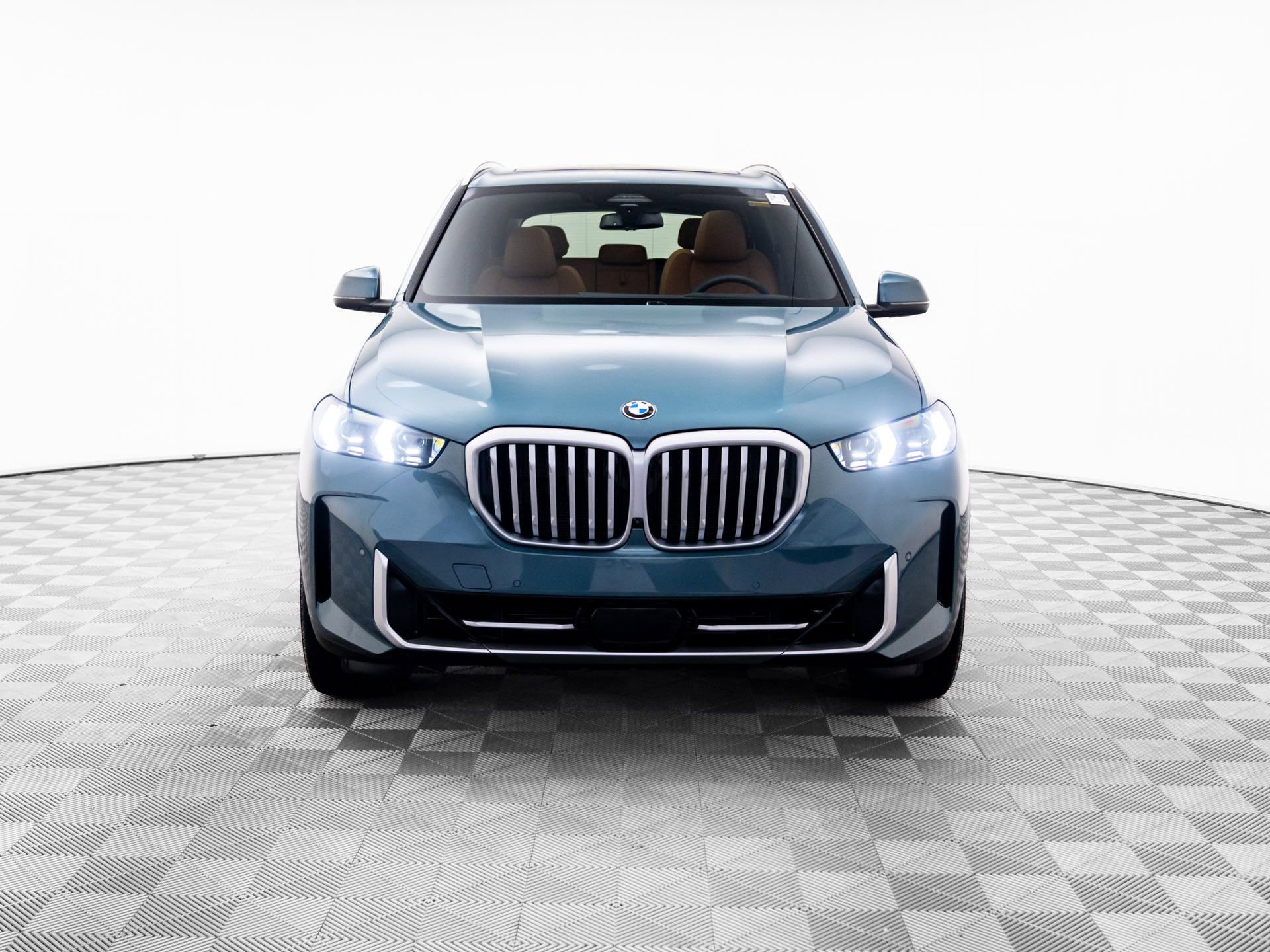 Used 2024 BMW X5 xDrive40i w/ Parking Assistance Package image 9