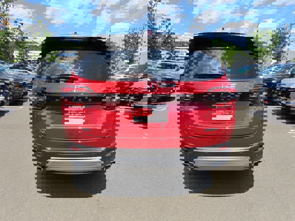 New 2025 Honda Pilot Touring image 5