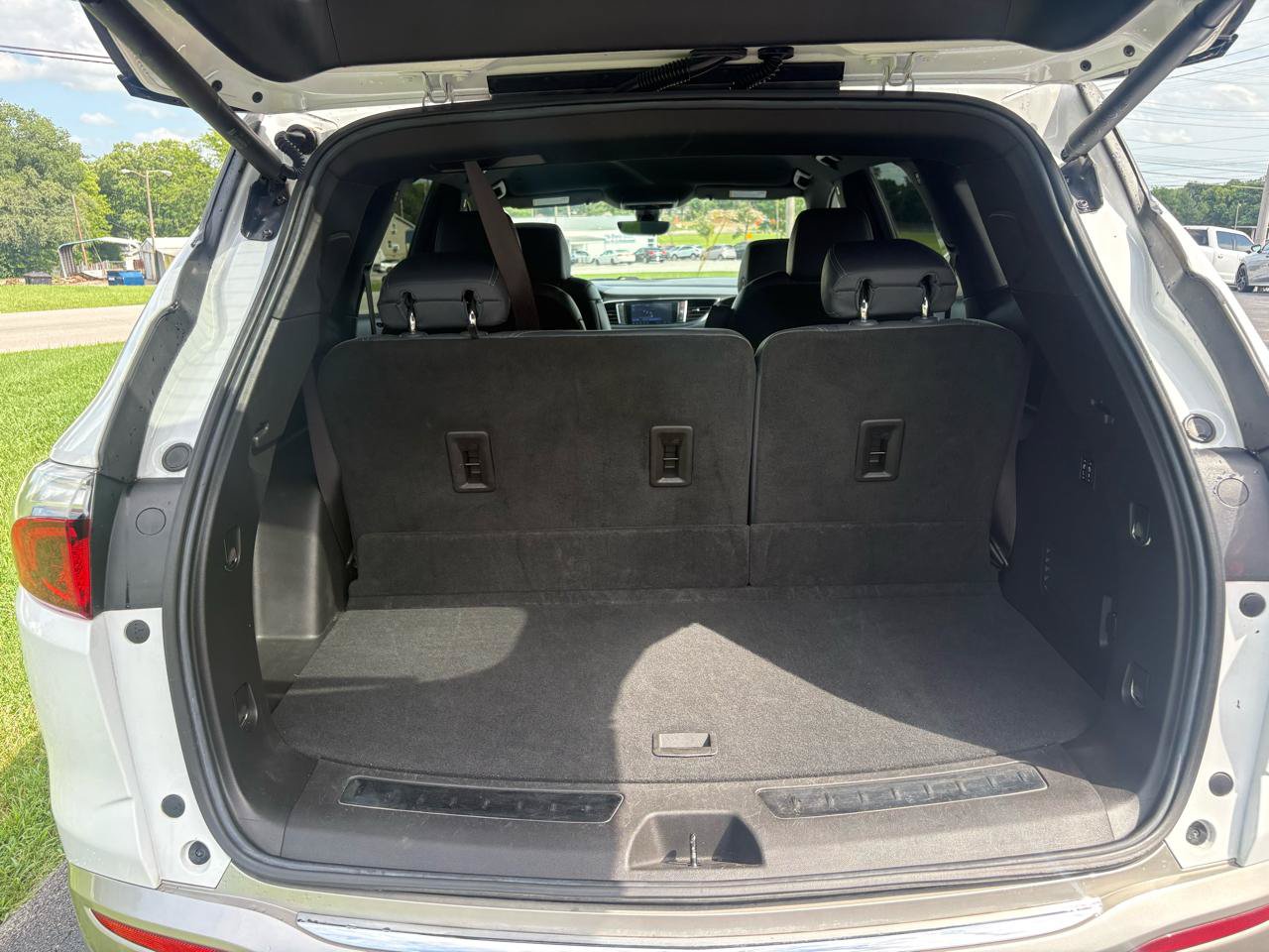 Used 2022 Buick Enclave Premium FWD image 4