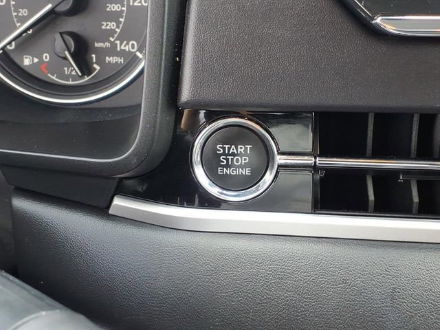 Used 2024 Mitsubishi Outlander AWD image 10