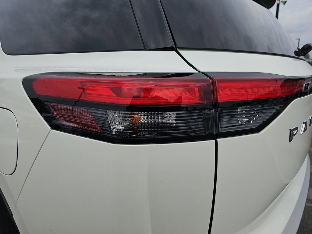 Used 2024 Nissan Pathfinder SL w/ SL Premium Package image 39