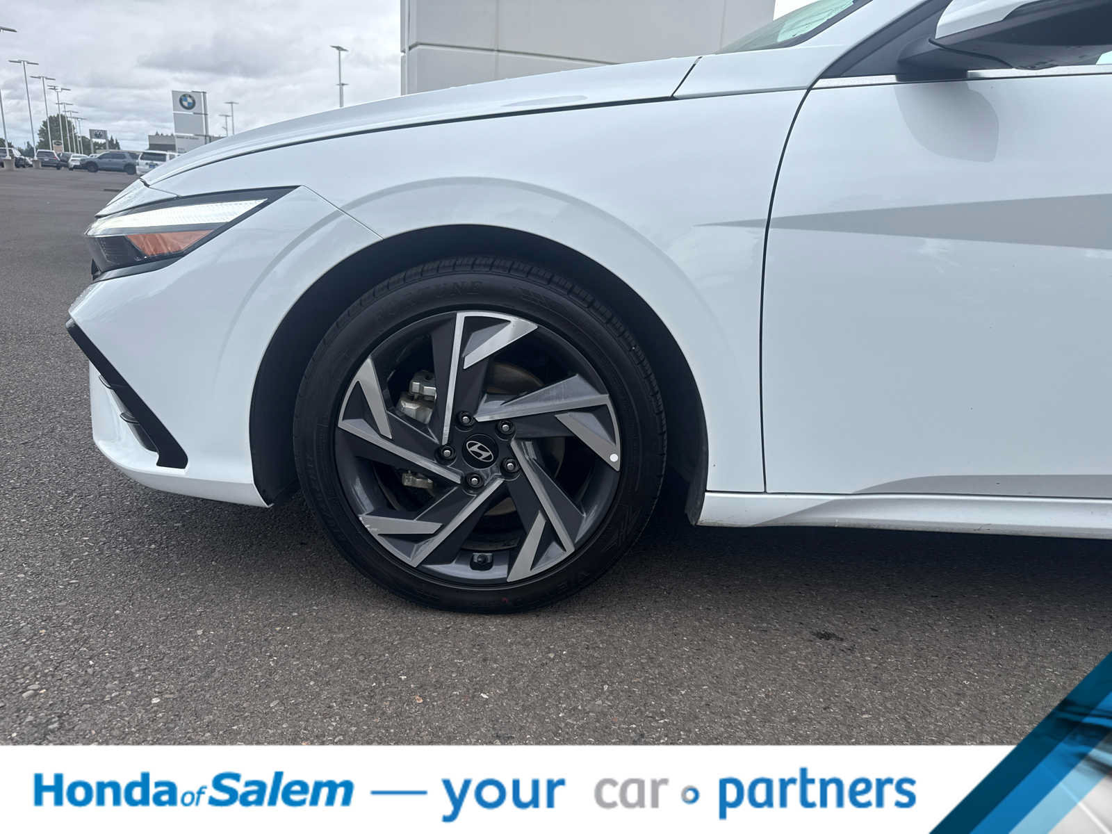 Used 2025 Hyundai Elantra Limited FWD image 8