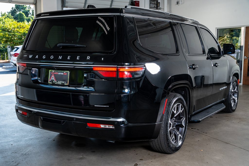 Used 2023 Jeep Wagoneer Series III w/ Preferred Equipment Group image 6