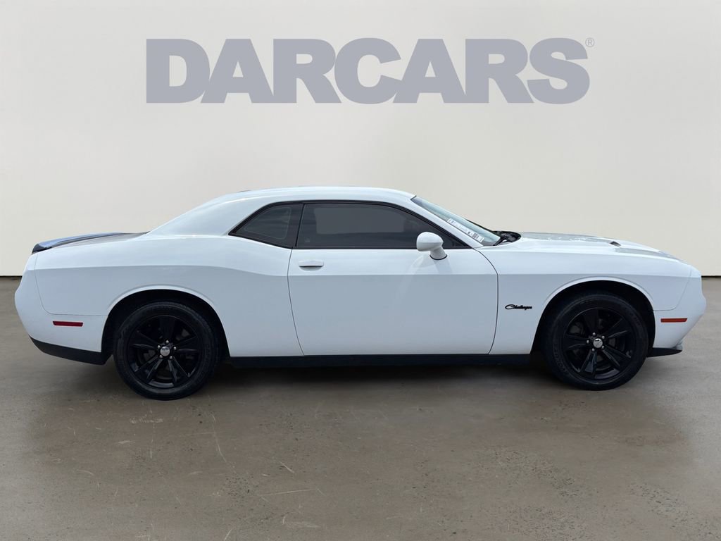Used 2017 Dodge Challenger SXT RWD image 8