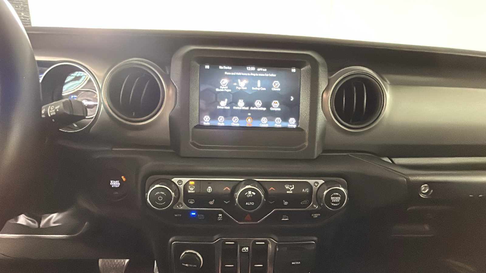 Used 2023 Jeep Wrangler Unlimited w/ Cold Weather Group AWD/4WD image 26