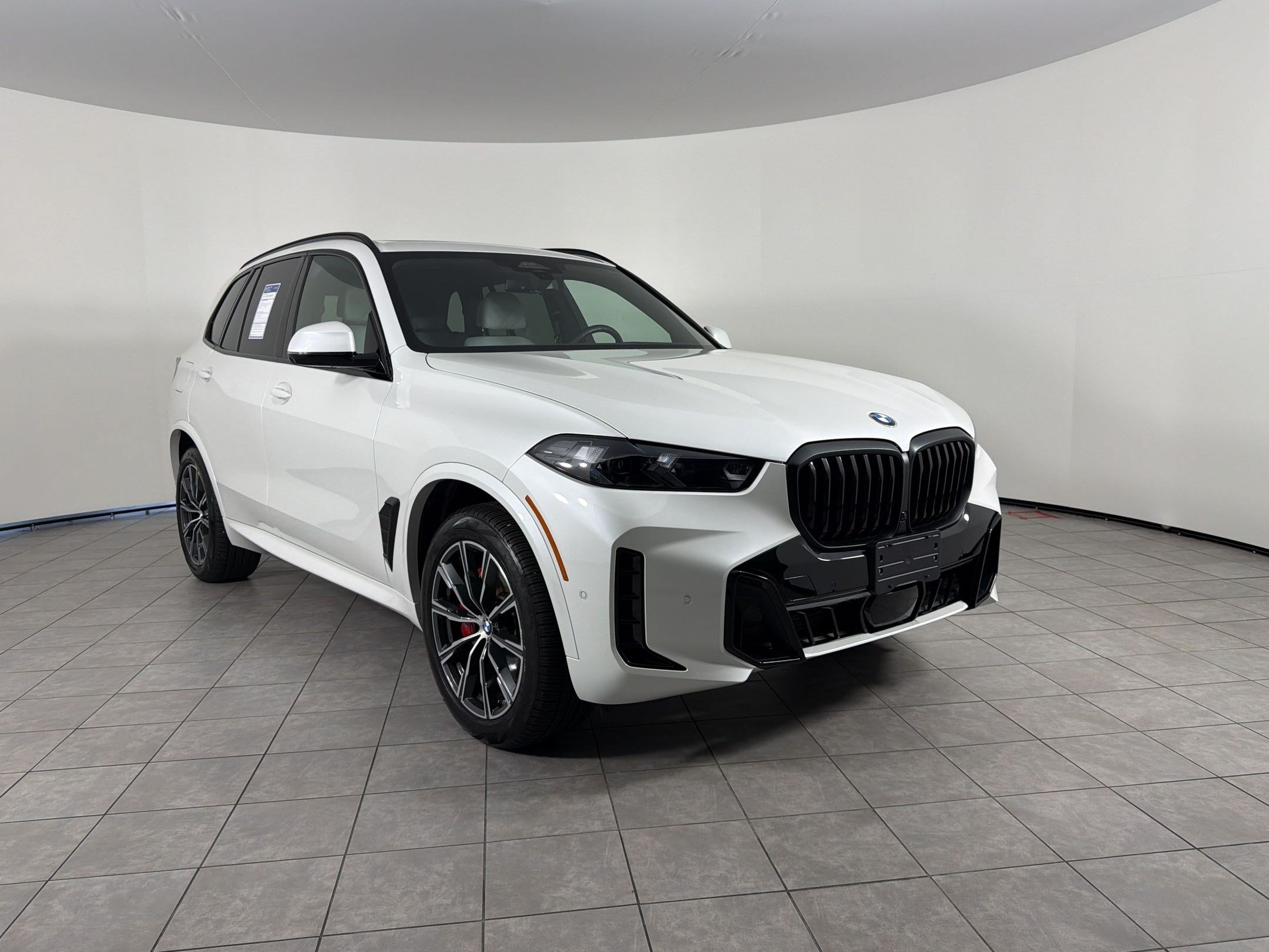 Certified 2026 BMW X5 xDrive40i w/ Executive Package AWD/4WD image 7