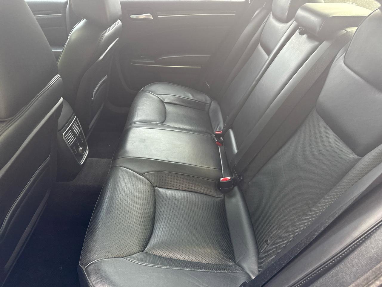 Used 2012 Chrysler 300 C RWD image 8