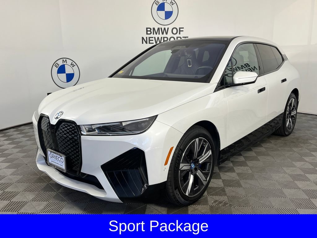 Used 2023 BMW iX xDrive50 w/ Premium Package AWD/4WD image 3