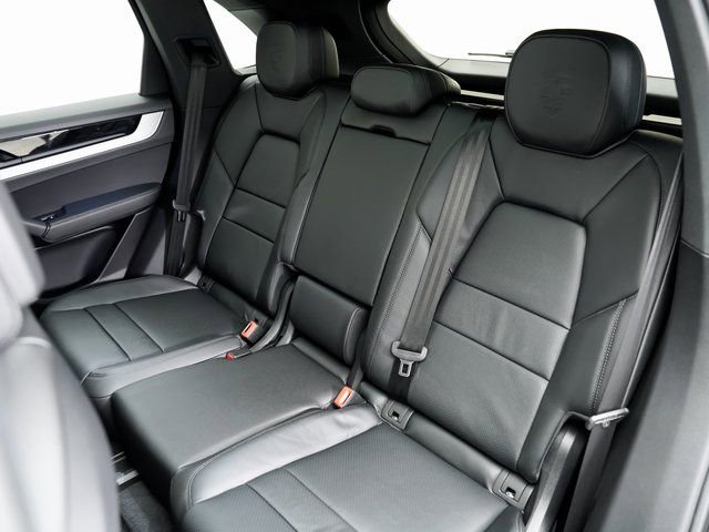 New 2026 Porsche Cayenne image 23