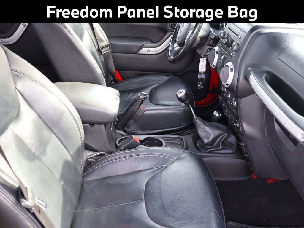 Used 2013 Jeep Wrangler Unlimited Sahara w/ Connectivity Group image 13