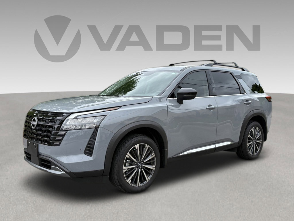Certified 2026 Nissan Pathfinder Platinum FWD image 3