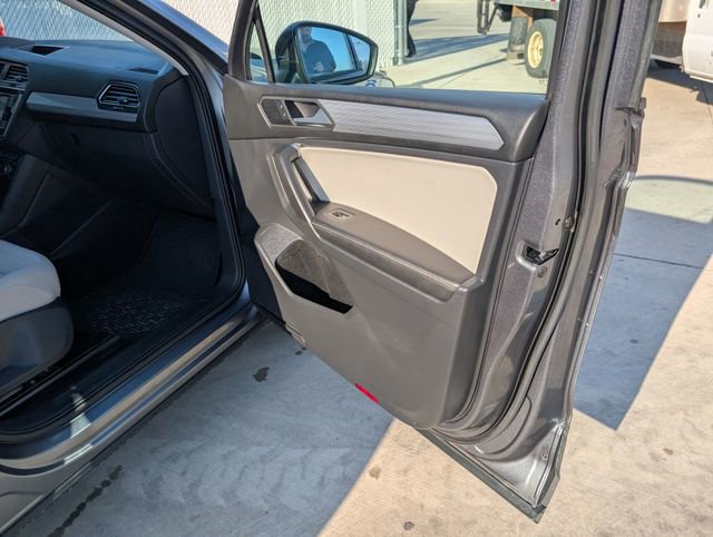 Used 2022 Volkswagen Tiguan S image 33