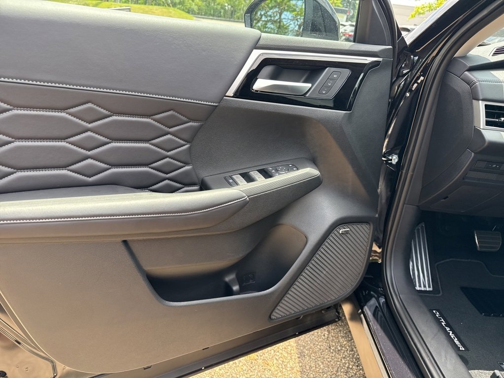 New 2025 Mitsubishi Outlander SEL image 21