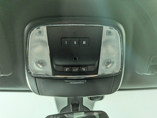 Used 2020 Jeep Grand Cherokee Laredo w/ Security & Convenience Group image 21