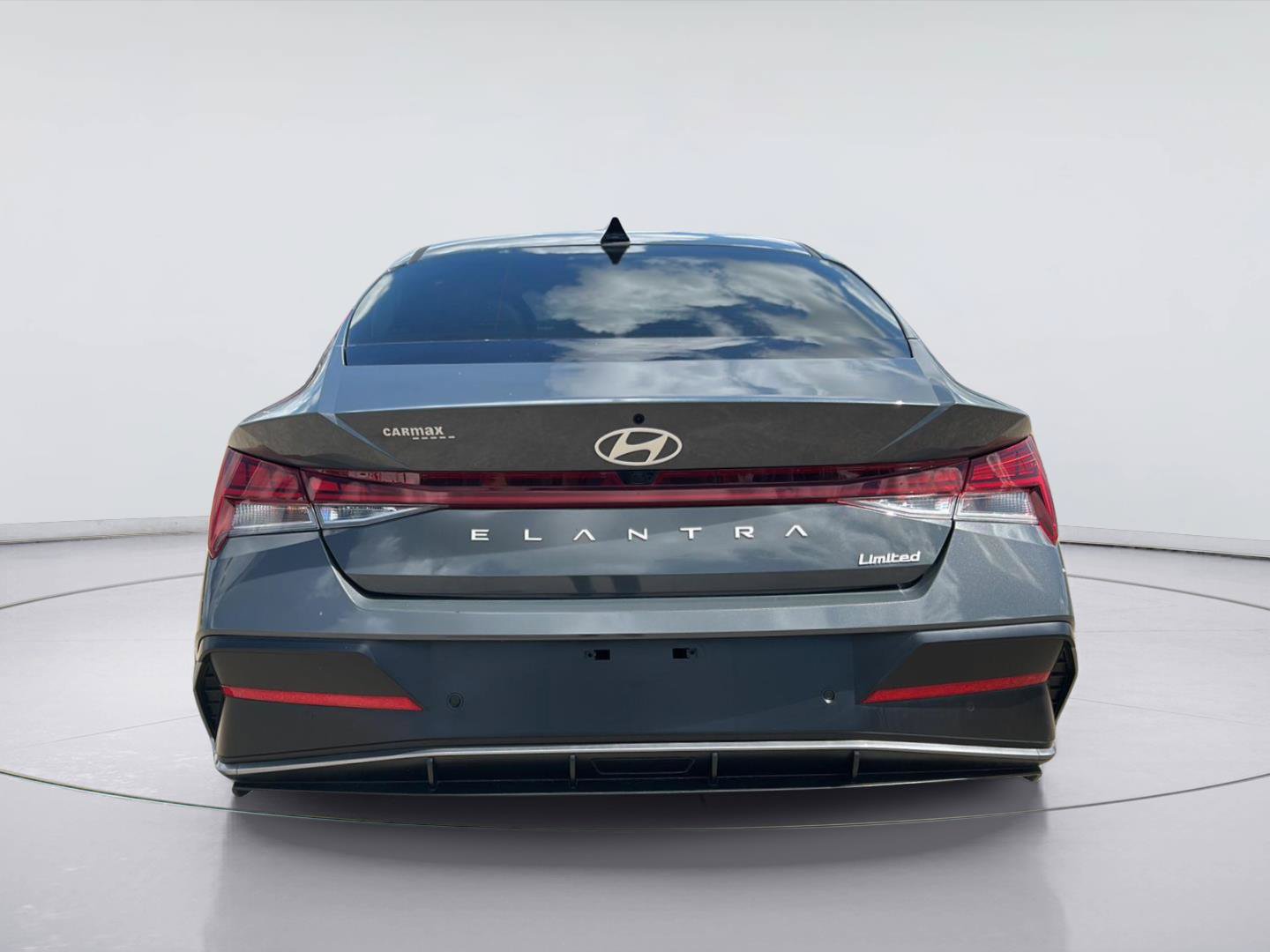Used 2024 Hyundai Elantra Limited FWD image 5