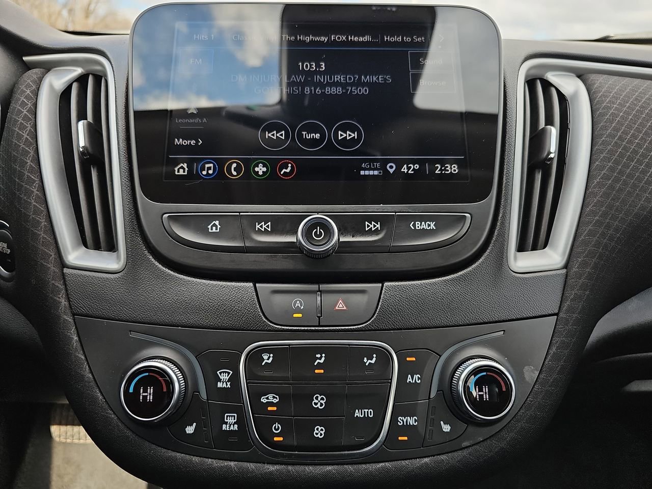 Used 2024 Chevrolet Malibu LT image 24