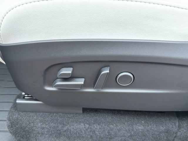 Used 2026 Tesla Model Y Performance AWD/4WD image 22