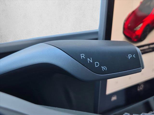 Used 2024 Tesla Model Y Long Range AWD/4WD image 12
