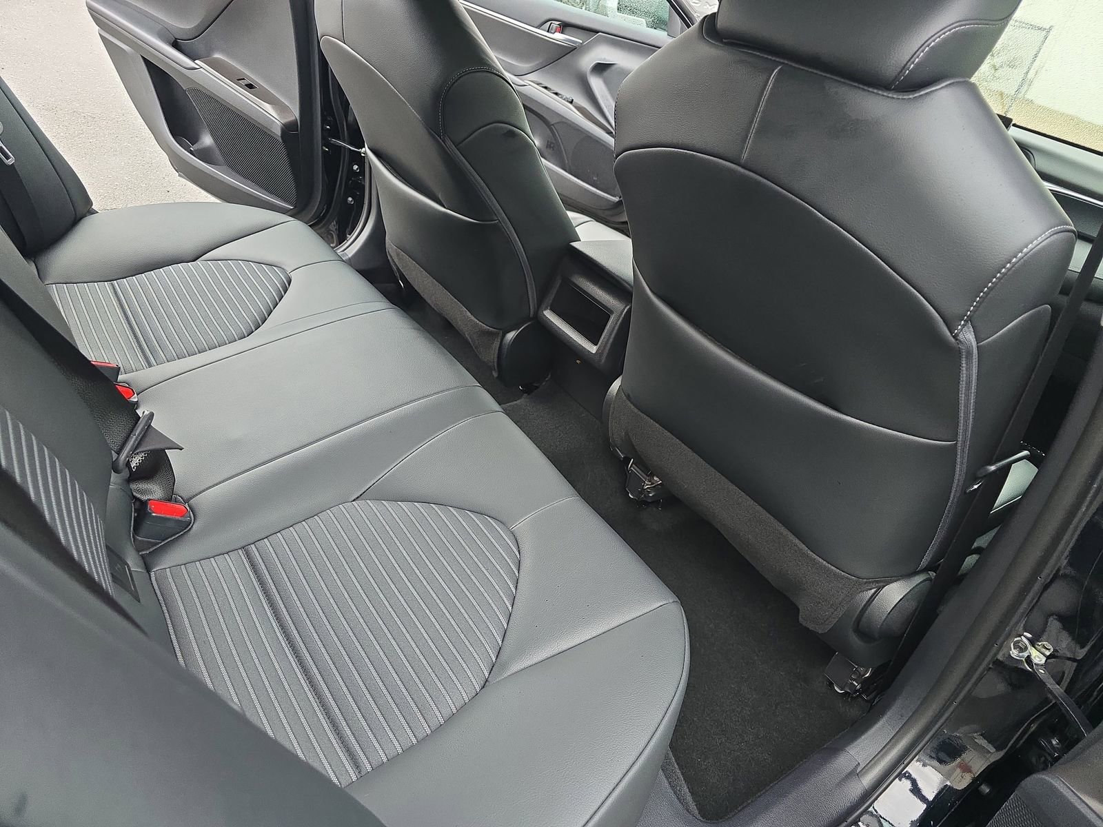 Used 2023 Toyota Camry SE image 18