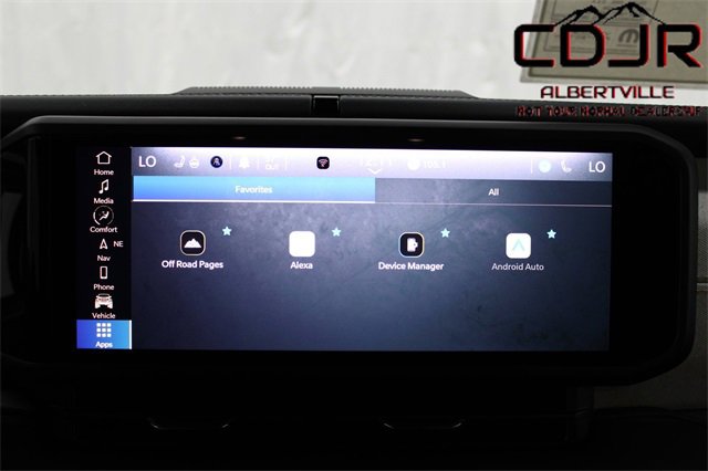 Used 2024 Jeep Wrangler Sahara w/ Technology Group image 28