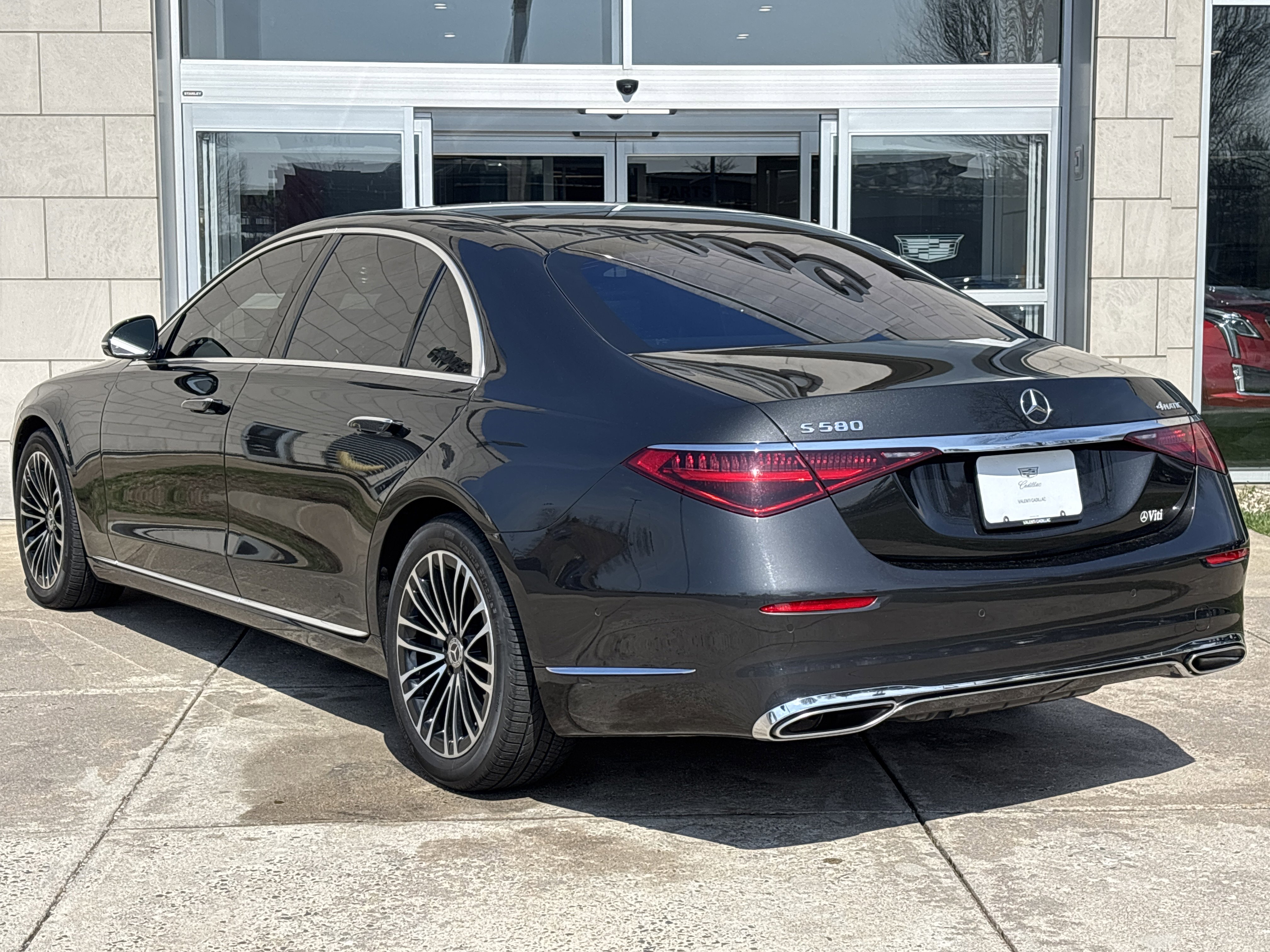 Used 2022 Mercedes-Benz S 580 4MATIC Sedan w/ Rear Seat Package image 9