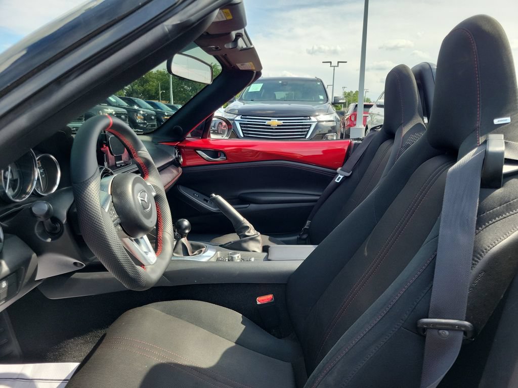 Used 2016 MAZDA MX-5 Miata Club RWD image 14