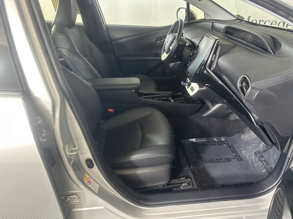 Used 2017 Toyota Prius Prime Advanced FWD image 13